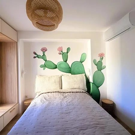 The Cactus South Bay Апартаменти *